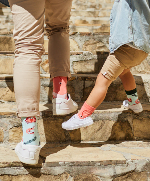 Many Mornings Zokni - Frutti di Mare Fun Socks for Everyone