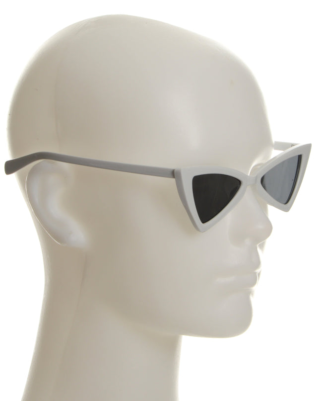 Valkoinen Bravo -aksesuaari