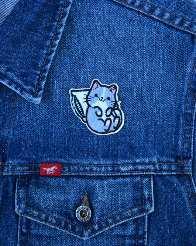 Tyynyllä Lepäävä Kissa Korjaus