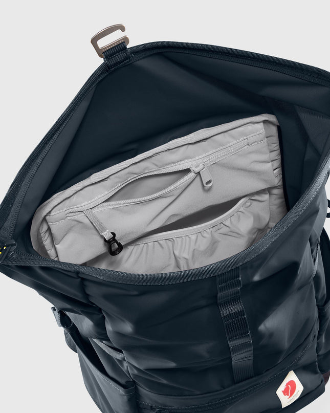 Fjallraven High Coast Foldsack 24 in Blackberry