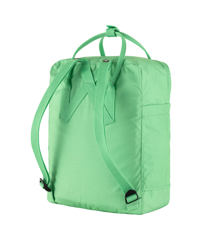 Fjallraven Kanken in Apple Mint