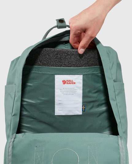 Fjallraven Kanken in Khaki Dust