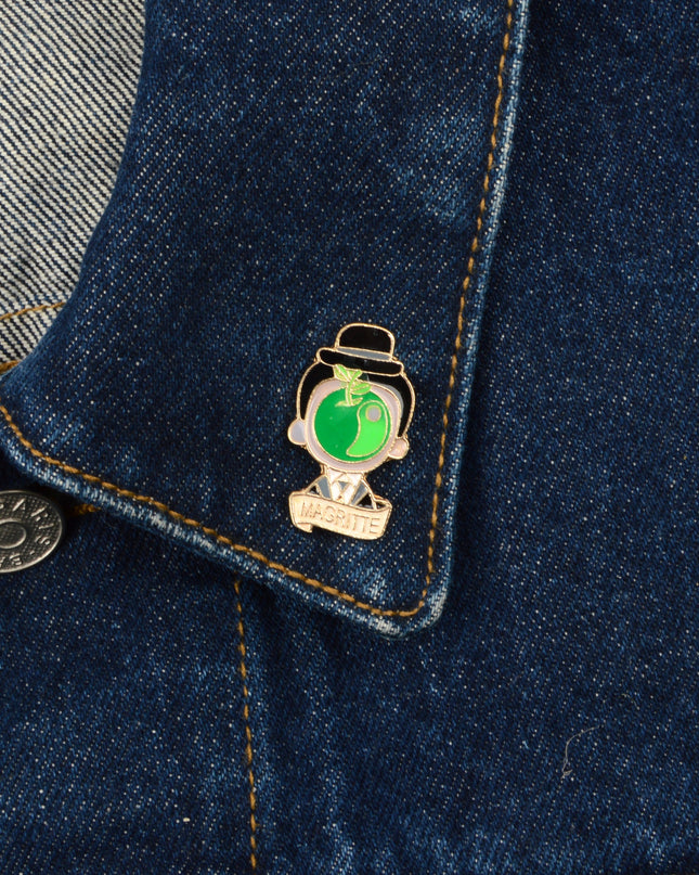 Badge - Magritte | Easter Collection
