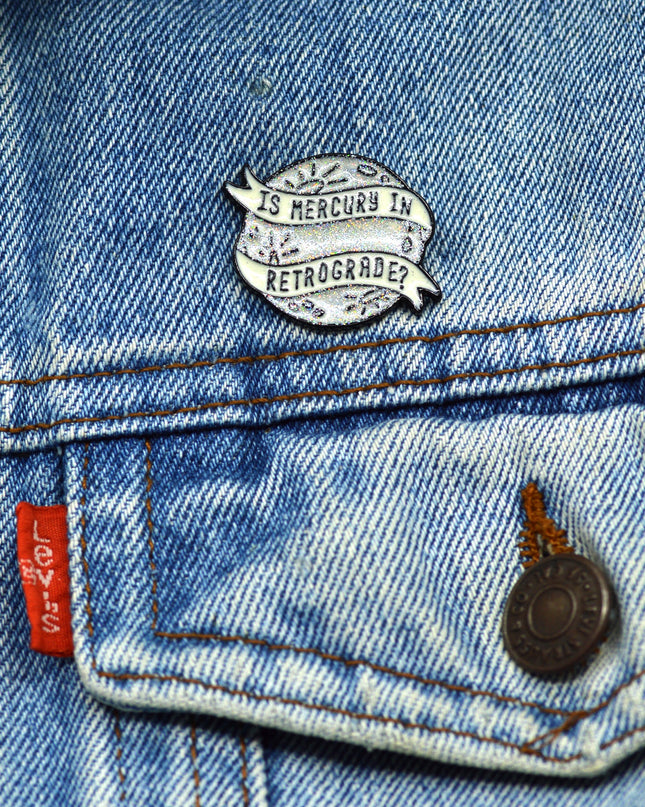 Onko Merkurius retrogradissa -emalipinni