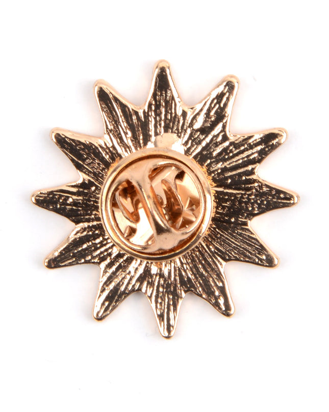 Kitűző - Sun Bright Accessory for Any Occasion