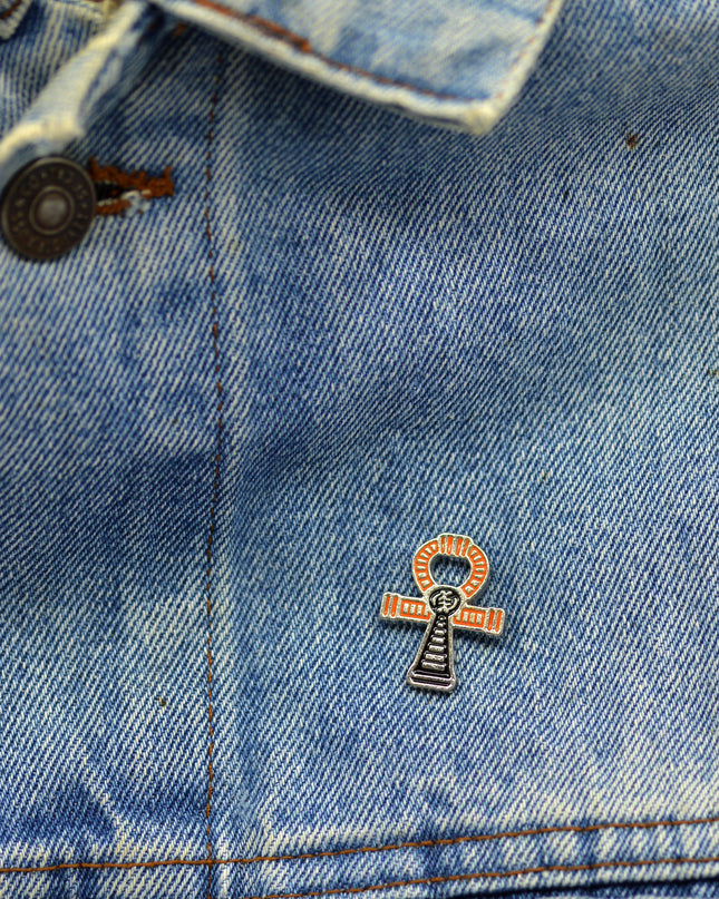 Relic Pin - Ainutlaatuinen Halloween-aksesuua