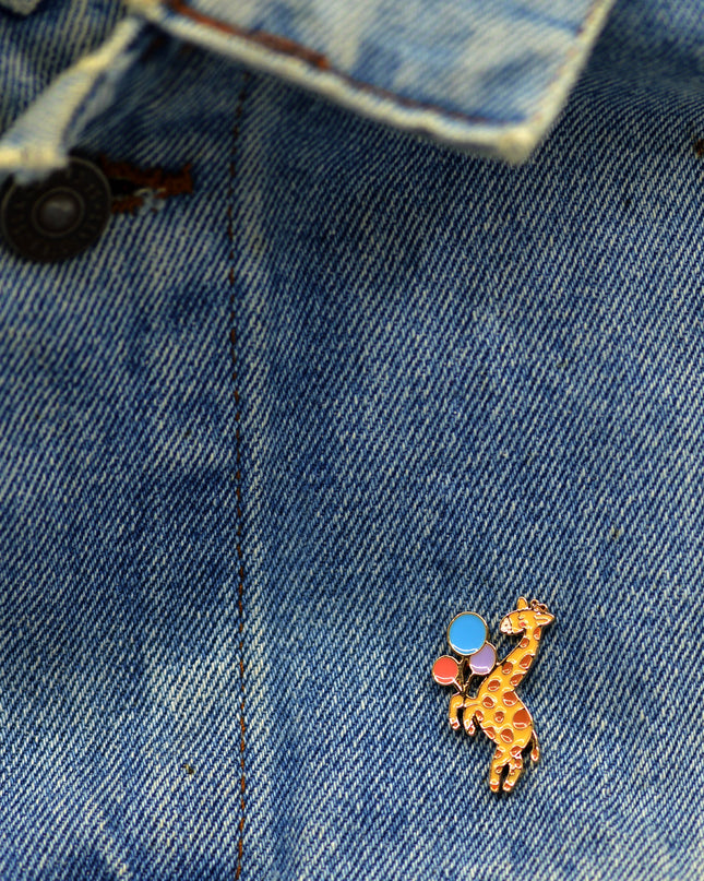 Giraffe Enamel Pin