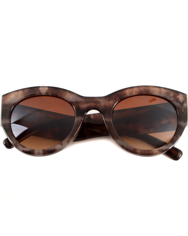 Oversized Brown Accessories for Trendy Styles