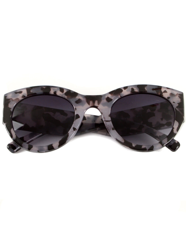 Oversized Gray Accessories for Contemporary Fashion