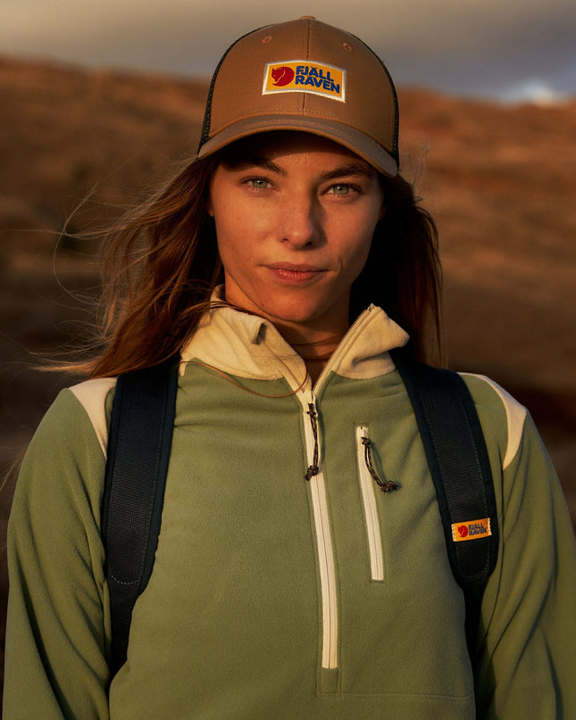 Fjallraven Vardag Long Sleeve Cap in Buckwheat Brown