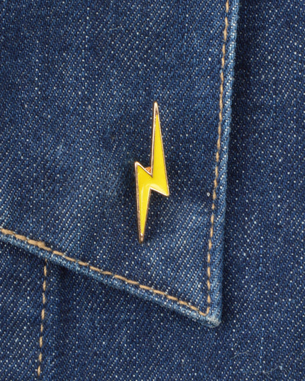 Kitűző - Lightning Striking Accessory